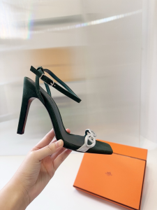 Hermes Luz High Heeled Sandals with Ankle Strap Green Suede Leather Hermes Luz High Heeled Sandals with Ankle Strap Green Suede Leather