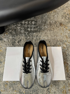Maison Margiela Lace Up Tabi Jazz Leather Sneakers Silver Maison Margiela Lace Up Tabi Jazz Leather Sneakers Silver