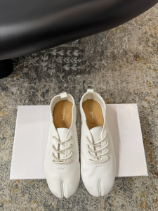 Maison Margiela Lace Up Tabi Jazz Leather Sneakers White Maison Margiela Lace Up Tabi Jazz Leather Sneakers White