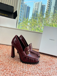 Saint Laurent YSL Le Red Calfskin Leather Pumps Saint Laurent YSL Le Red Calfskin Leather Pumps