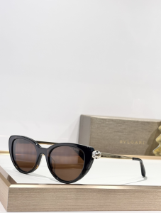 Bvlgari Bulgari Oval Luxury Eyewear Sunglasses BV40067I Black Bvlgari Bulgari Oval Luxury Eyewear Sunglasses BV40067I Black