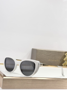 Bvlgari Bulgari Oval Luxury Eyewear Sunglasses BV40067I White Bvlgari Bulgari Oval Luxury Eyewear Sunglasses BV40067I White