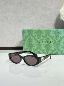 Gucci Interlocking G Oval Luxury Eyewear Sunglasses GG1662SA Black Gucci Interlocking G Oval Luxury Eyewear Sunglasses GG1662SA Black