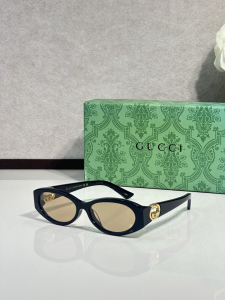 Gucci Interlocking G Oval Luxury Eyewear Sunglasses GG1662SA Yellow Black Gucci Interlocking G Oval Luxury Eyewear Sunglasses GG1662SA Yellow Black