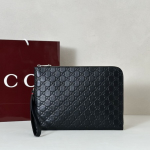 Gucci GG Emblem Pouch Clutch Bag Black Embossed GG Smooth Leather Gucci GG Emblem Pouch Clutch Bag Black Embossed GG Smooth Leather