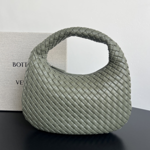 Bottega Veneta Small Veneta Hobo Shoulder Bag Light Green Padded Woven Bottega Veneta Small Veneta Hobo Shoulder Bag Light Green Padded Woven
