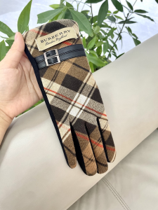 Burberry Brown Black Check Glove