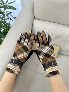 Burberry Brown Black Check Glove