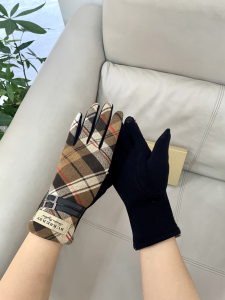 Burberry Brown Black Check Glove