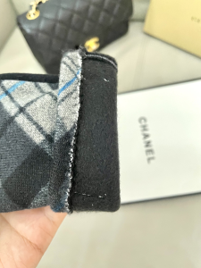 Burberry Gray White Check Glove