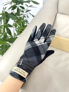Burberry Gray White Check Glove
