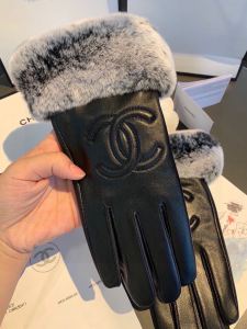 Chanel CC Logo Black Shearling Glove