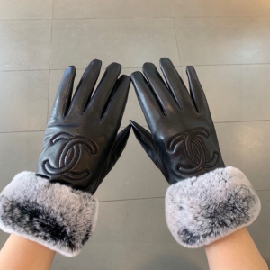 Chanel CC Logo Black Shearling Glove