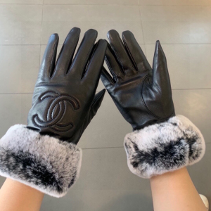 Chanel CC Logo Black Shearling Glove