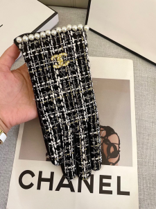 Chanel Pearl CC logo Tweed Glove