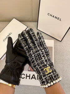Chanel Pearl CC logo Tweed Glove