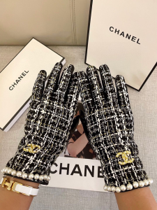 Chanel Pearl CC logo Tweed Glove