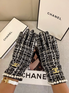 Chanel Pearl CC logo Tweed Glove