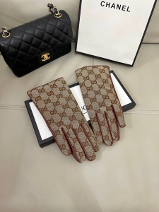 Gucci GG Canvas Glove