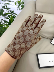 Gucci GG Canvas Glove