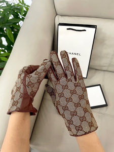Gucci GG Canvas Glove