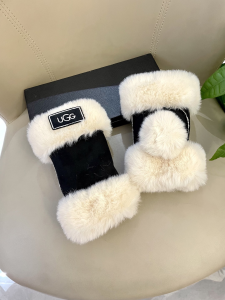 UGG Black Shearling Fingerless Glove