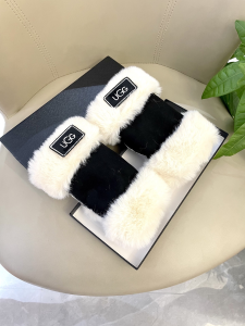 UGG Black Shearling Fingerless Glove