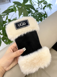 UGG Black Shearling Fingerless Glove