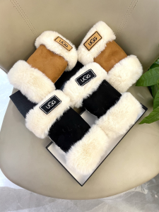 UGG Black Shearling Fingerless Glove