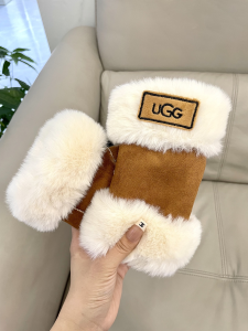 UGG Brown Shearling Fingerless Glove