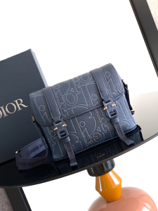 Dior Hit the Road Flap Messenger Bag Navy Blue Dior Gravity Leatherand Grained Calfskin Dior Hit the Road Flap Messenger Bag Navy Blue Dior Gravity Leatherand Grained Calfskin