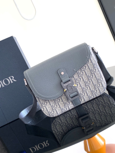 Dior Small Saddle Messenger Flap Bag Gray Grained Calfskin and Dior Oblique Jacquard Dior Small Saddle Messenger Flap Bag Gray Grained Calfskin and Dior Oblique Jacquard
