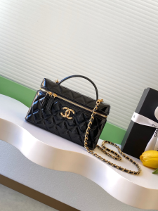 Chanel Small Vanity Case Bag with Top Handle Shoulder Bag Black Patent Quilted Leather Chanel Small Vanity Case Bag with Top Handle Shoulder Bag Black Patent Quilted Leather