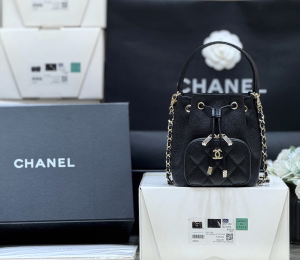 Chanel Vip Black Quilted Leather Mini CC Pocket Bucket Shoulder Bag Chanel Vip Black Quilted Leather Mini CC Pocket Bucket Shoulder Bag