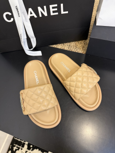 Chanel Beige Quilted Leather Flat Slides Sandals Chanel Beige Quilted Leather Flat Slides Sandals