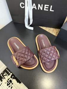 Chanel Burgundy Quilted Leather Flat Slides Sandals Chanel Burgundy Quilted Leather Flat Slides Sandals
