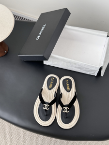 Chanel CC Logo Black Lambskin Flat Thong Sandals Chanel CC Logo Black Lambskin Flat Thong Sandals