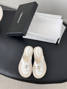 Chanel CC Logo White Lambskin Flat Thong Sandals Chanel CC Logo White Lambskin Flat Thong Sandals