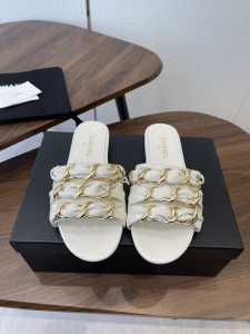 Chanel White Leather and Chain Flat Slides Sandals Chanel White Leather and Chain Flat Slides Sandals