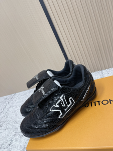 Louis Vuitton LV Footprint Soccer Sneaker Black Calf Leather with Cracked Effect Louis Vuitton LV Footprint Soccer Sneaker Black Calf Leather with Cracked Effect