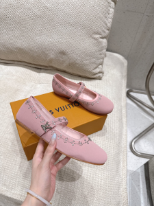 Louis Vuitton LV Romy Ballet Ballerina Flats with Studs Pink Lambskin Louis Vuitton LV Romy Ballet Ballerina Flats with Studs Pink Lambskin