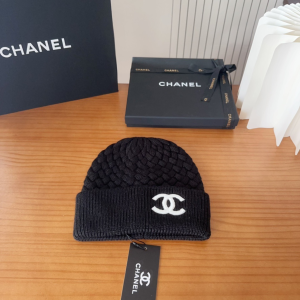 Chanel CC Logo Cashmere Knit Beanie Black