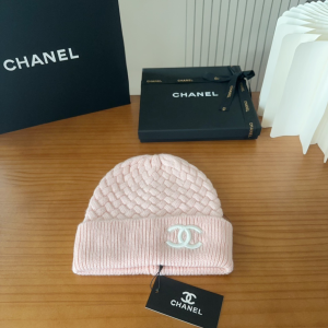 Chanel CC Logo Cashmere Knit Beanie Pink