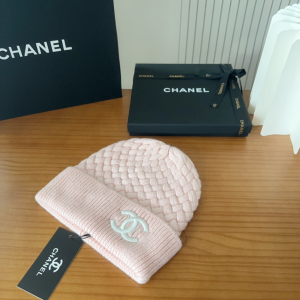 Chanel CC Logo Cashmere Knit Beanie Pink