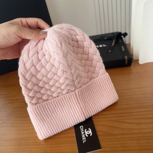 Chanel CC Logo Cashmere Knit Beanie Pink