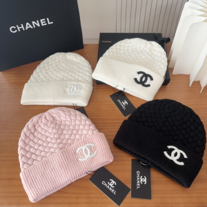 Chanel CC Logo Cashmere Knit Beanie Pink