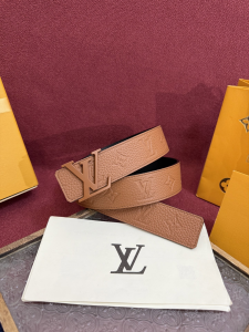 Louis Vuitton LV Initiales Taurillon Monogram Leather Belt Brown 40MM Louis Vuitton LV Initiales Taurillon Monogram Leather Belt Brown 40MM
