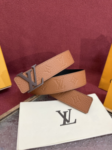 Louis Vuitton LV Initiales Taurillon Monogram Leather Belt Brown 40MM Louis Vuitton LV Initiales Taurillon Monogram Leather Belt Brown 40MM