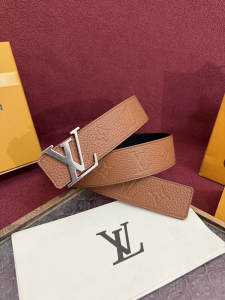 Louis Vuitton LV Initiales Taurillon Monogram Leather Belt Brown 40MM Louis Vuitton LV Initiales Taurillon Monogram Leather Belt Brown 40MM