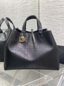 Dior Large Dior Toujours Tote Shoulder Bag Black Flat Macrocannage Calfskin Dior Large Dior Toujours Tote Shoulder Bag Black Flat Macrocannage Calfskin